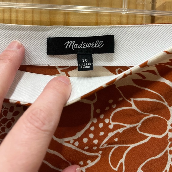 Madewell Women’s Silk Midi Slip Skirt In Rusty Sunflower, 10 - Picture 4 of 7